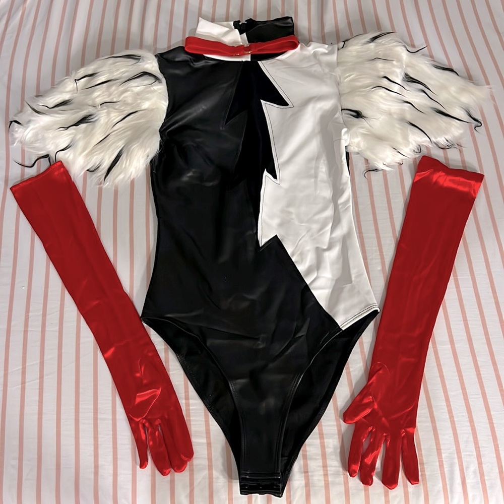 Cruella de Vil Halloween Costume